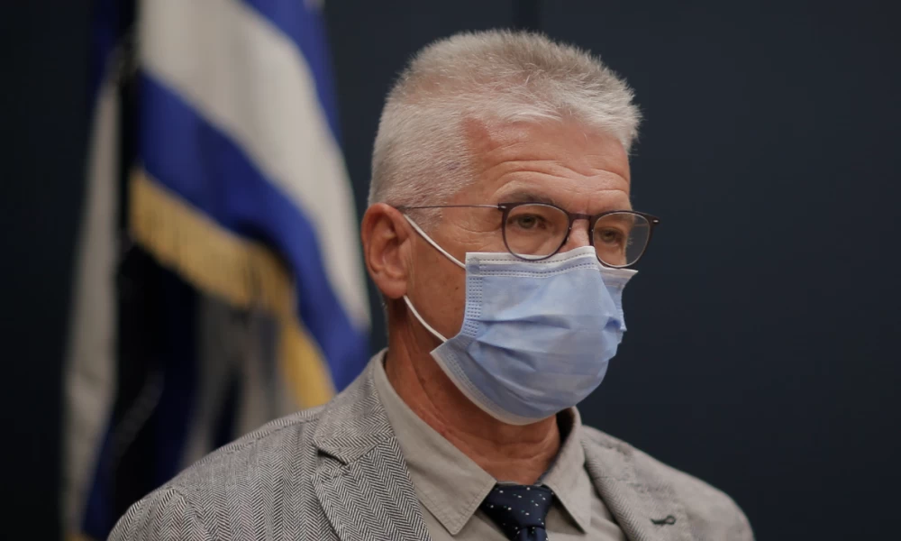 Χαράλαμπος Γώγος: «Ο ιός υπάρχει παντού πια και οι ασυμπτωματικοί είναι πολλοί»